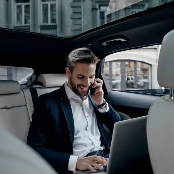 image-professionnels-deplacements-chauffeur-avantages-prive image-professionnels-deplacements-chauffeur-avantages-prive